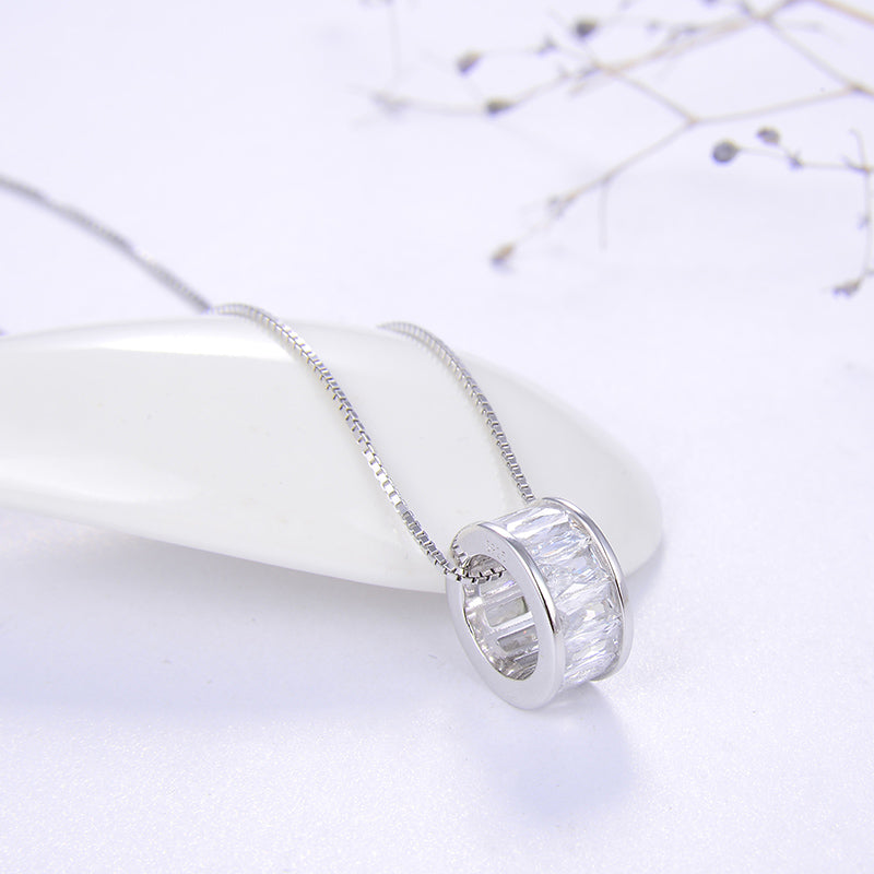 Olga - Mini Wheel Necklace