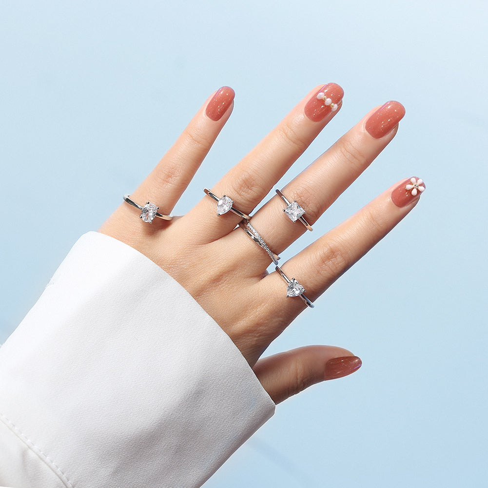 Xiali - Slight Criss Cross Ring